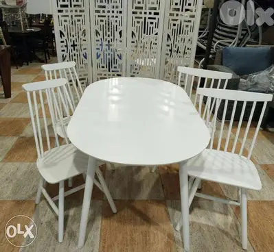 طاولة سفرة مع كراسي
