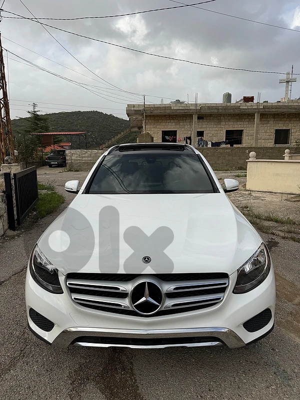 GLC 300 2018 ! 4matic ! Clean Carfax ! Fully Loaded !