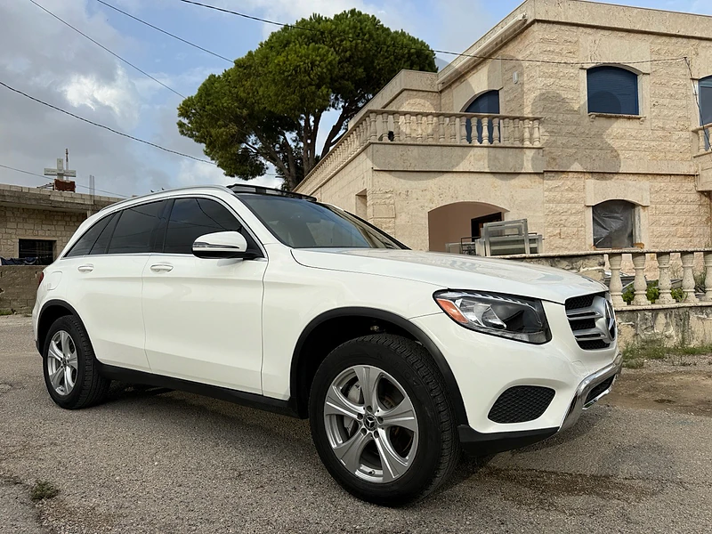 GLC 300 2018 ! 4matic ! Clean Carfax ! Special Price🔥! Fully Loaded !