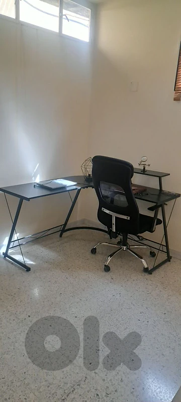L - shaped study and
computer desk L - shaped study and
computer desk