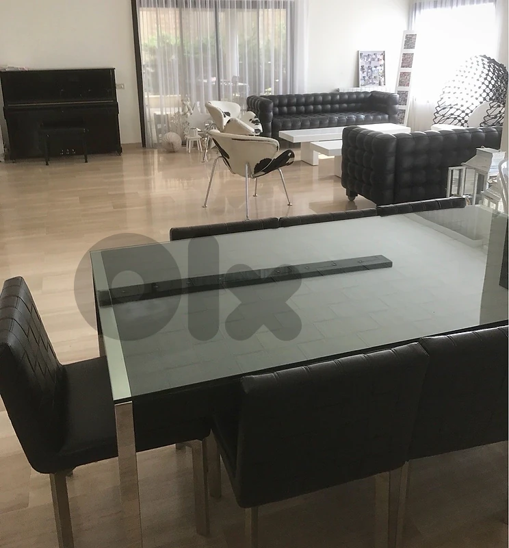 dining table and 6 chairs for Sale 🖤 dining table and 6 chairs for Sale 🖤