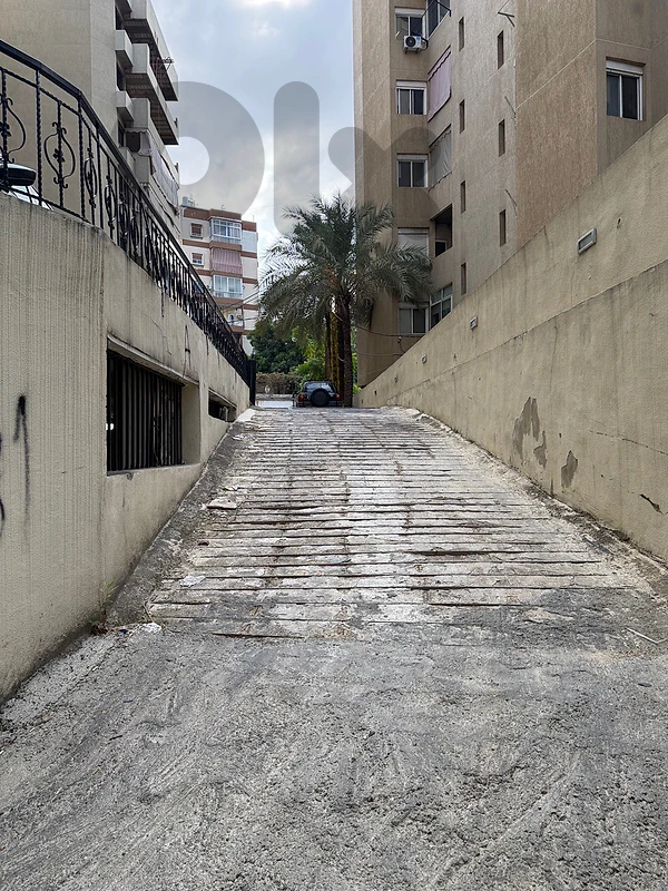Sin Elfil 800 Sqm warehouse for rent
