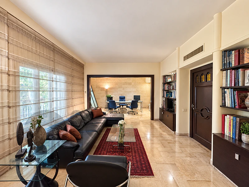 Furnished 300 sqm office for rent in Horsh Tabet مكتب مفروش للإيجار