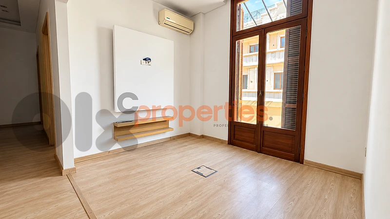 Office For Rent in Downtown Beirut- CPBHS219 مكتب للايجار بيروت