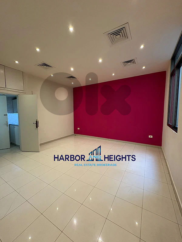 Office for rent in Downtown - مكتب للإيجار في وسط المدينة