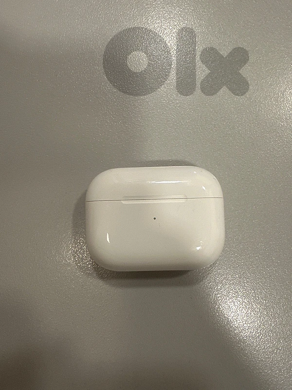 AirPods Pro 2 charging case only AirPods Pro 2 charging case only
