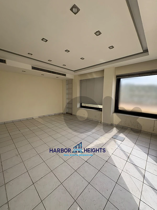 Office for rent in Downtown - مكتب للإيجار في وسط المدينة