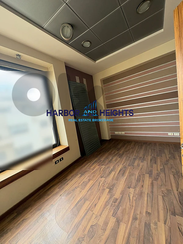 Office for Rent Downtown - مكتب للإيجار في وسط المدينة
