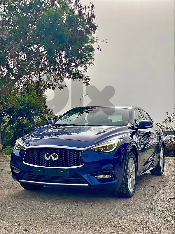 Infiniti Q30 2019