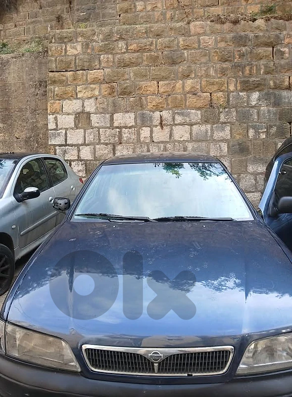 Nissam premiera 2000