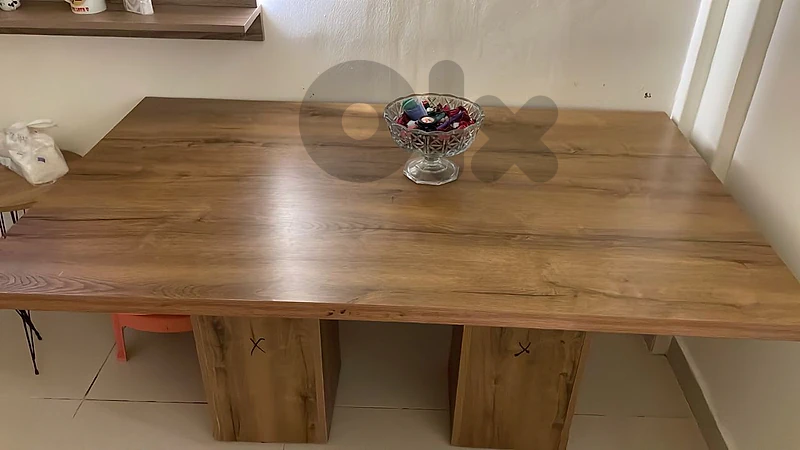 طاولة طعام