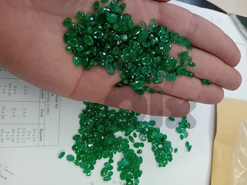 natural emerald 500 ct parcel.