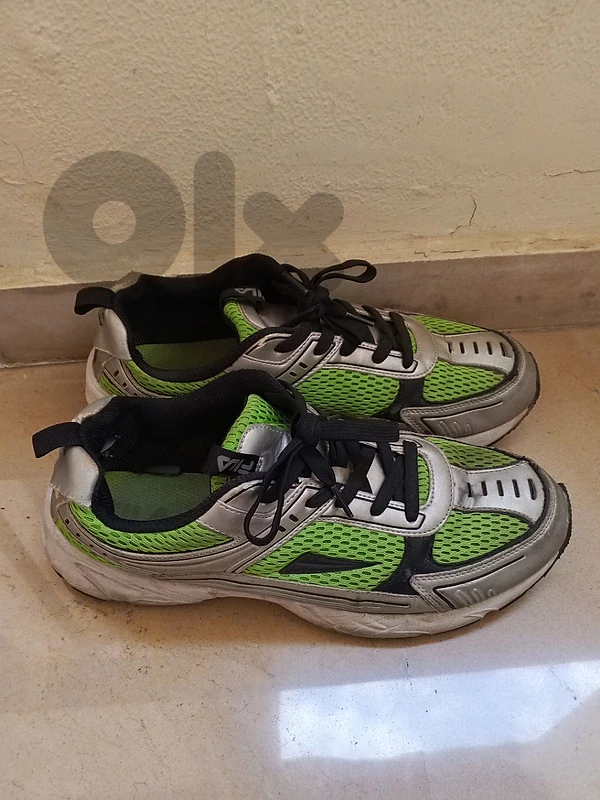 أسبدرين رجالي للبيع ماركة FILA Original مستعمل نضيف قياس 45 السعر 15$