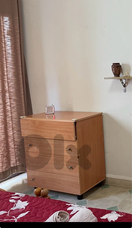 Light Wood 4-Drawer Bedroom Chest / Storage Cabinet
