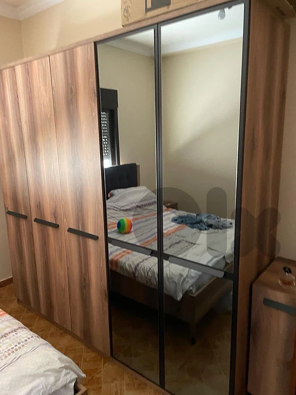 bed room king bed