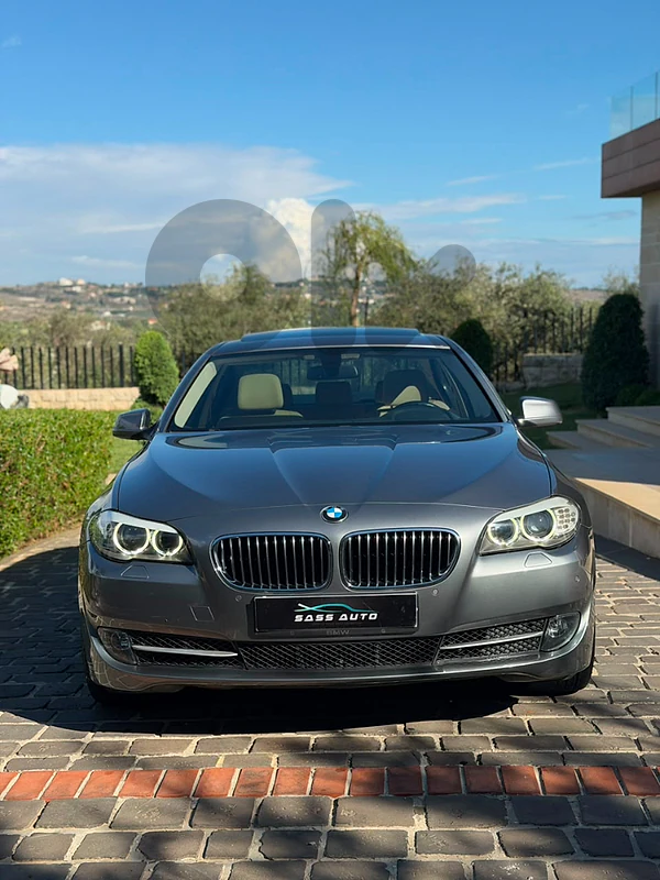 2013 BMW 528i  Company Source !!التقسيط متوفر !!