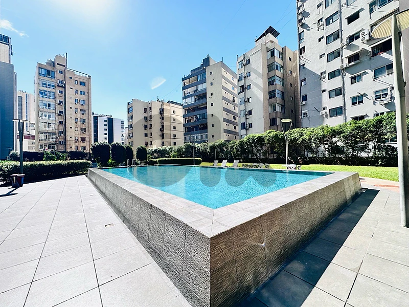 Furnihsed Apartment For Rent In Ain Al Tineh | Pool + Gym