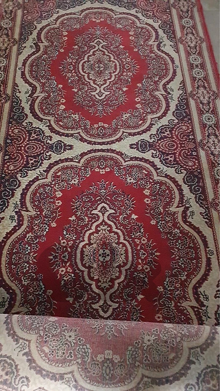 Classic Red and Beige Persian-Style Carpet – Elegant Traditional