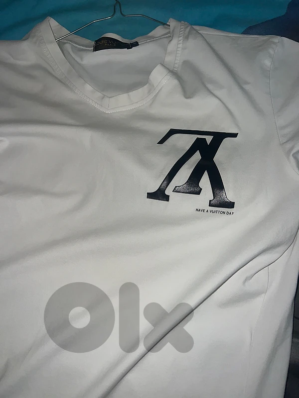 LOUIS VUITTON tshirt