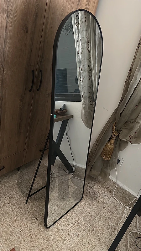 mirror / مرآة