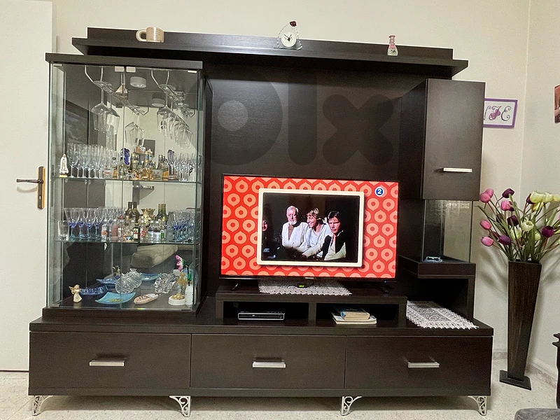 High-Quality Wooden TV Unit with Display Shelves and Drawers