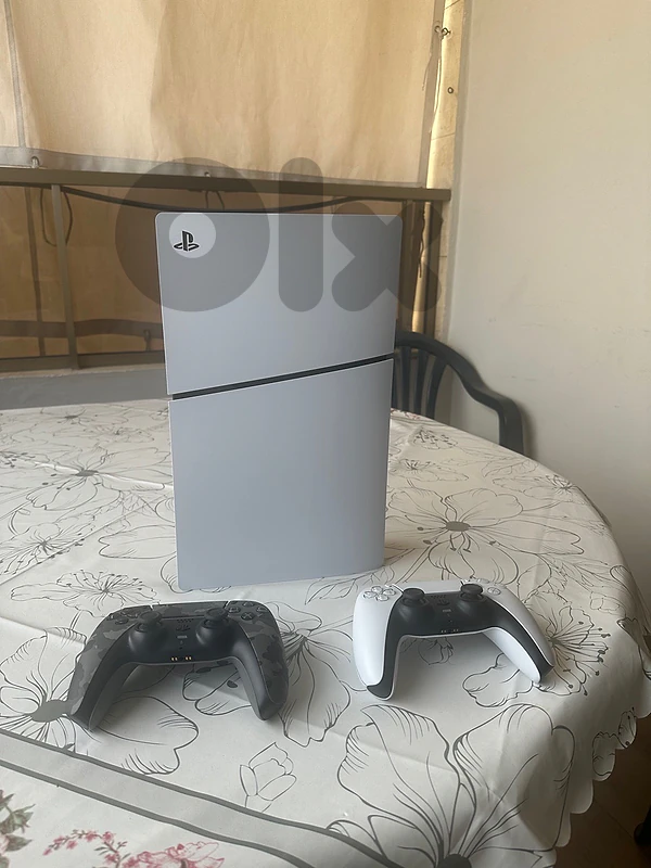 PS5 Like New for sale