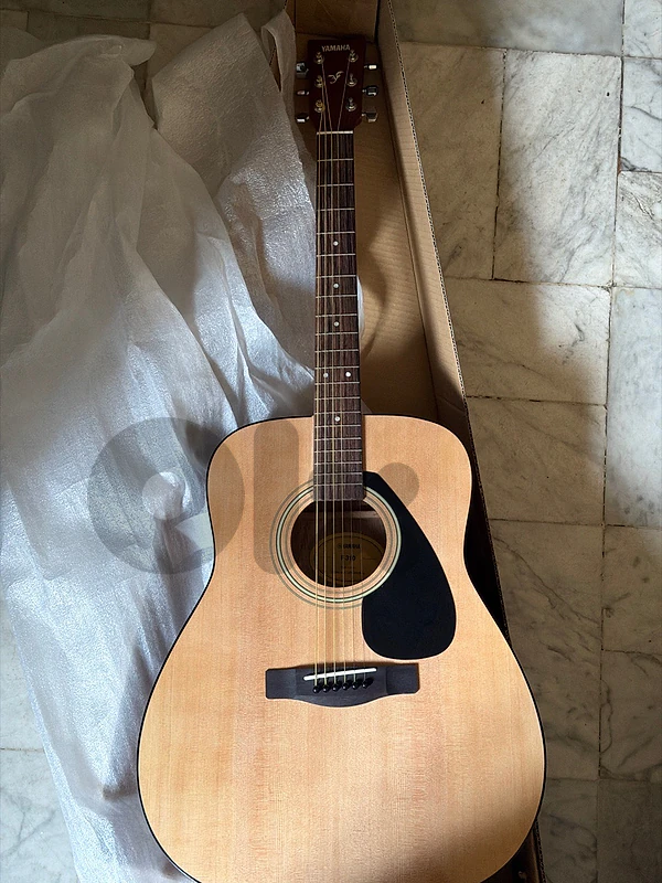 Yamaha F310 Acoustic Guitar Yamaha F310 Acoustic Guitar