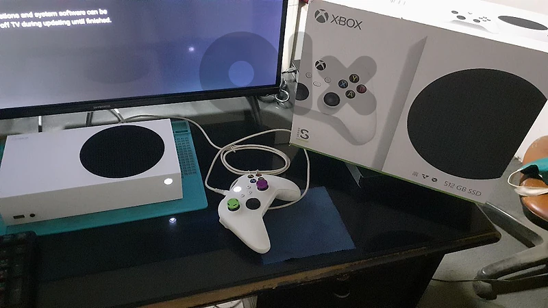 Xbox Series s + 1 original controller
