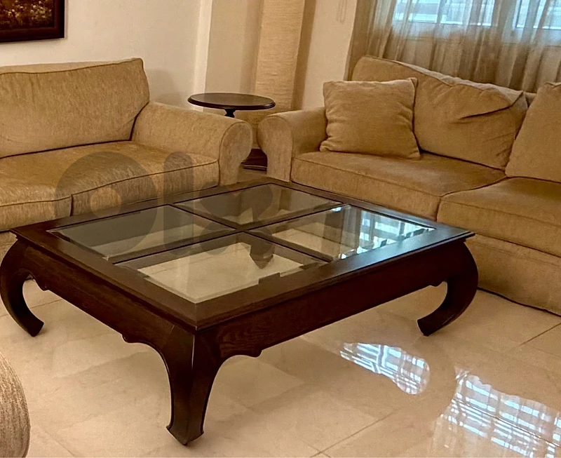 Tables in V Good condition Sleep Comfort