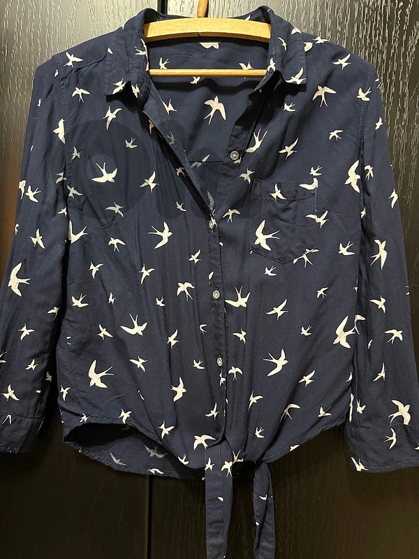 Navy blue shirt good condition size small