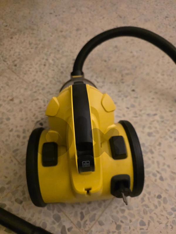 Kärcher Vacuum Cleaner (1100W)
