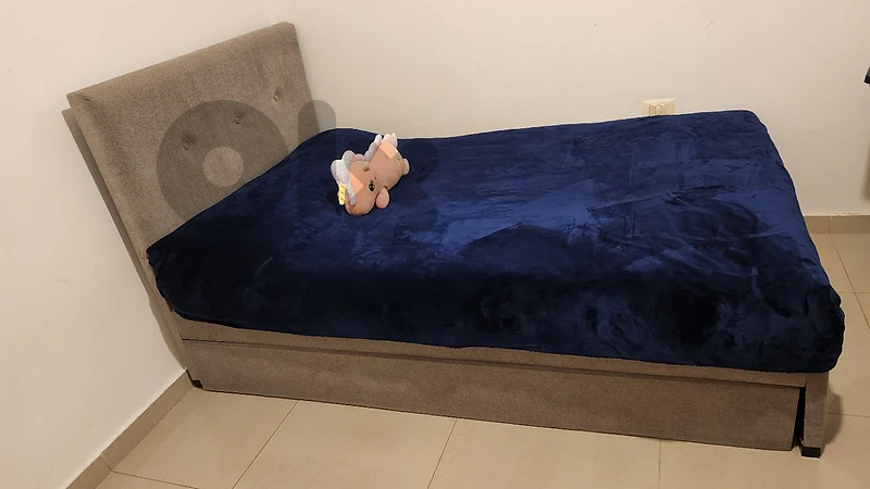 تخت جارور مع فرشتين 100$