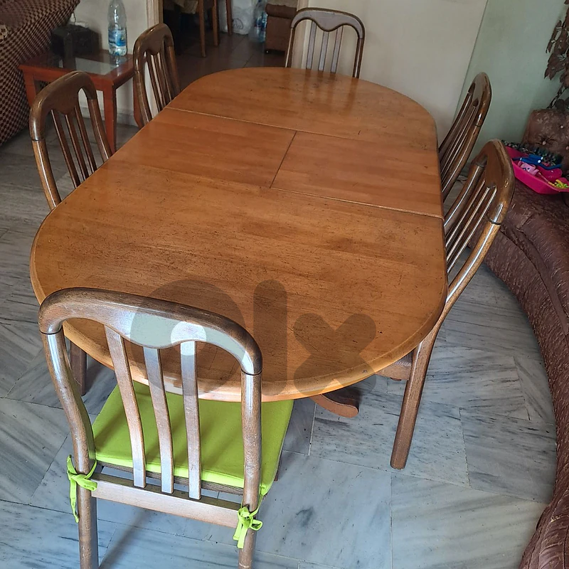 Dining Table & Chairs