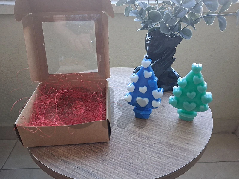 2 christmas tree candles