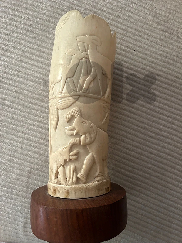 Vintage Ivory إناء عاج