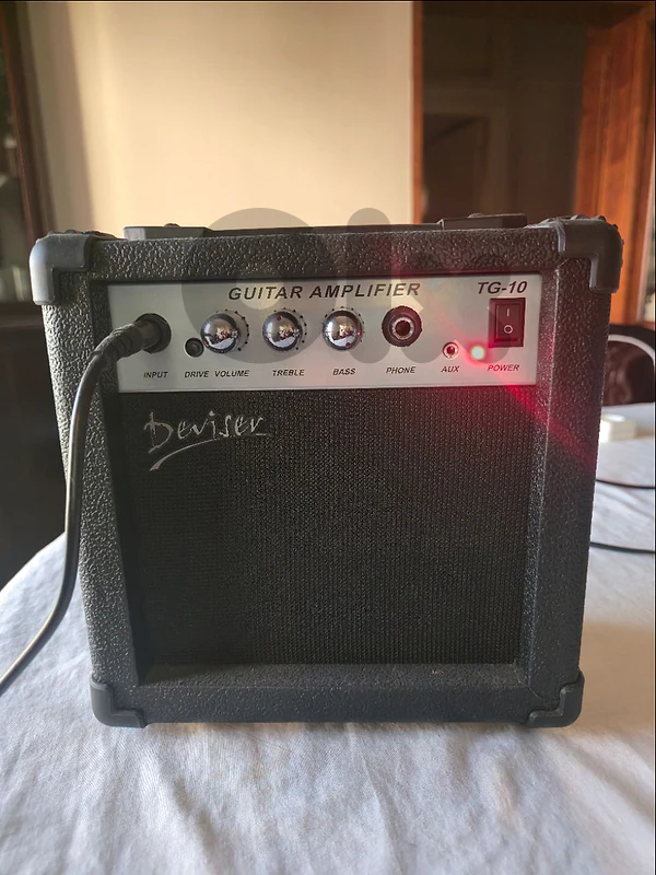 lg1 electric guitar + amplifier