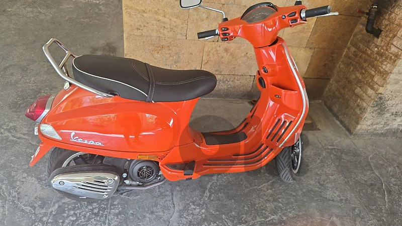 vespa sxl like new