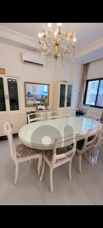 غرفة سفره كامله بحاله جيده جدا بحاجه فقط إلى رتوش دهان السعر 550$