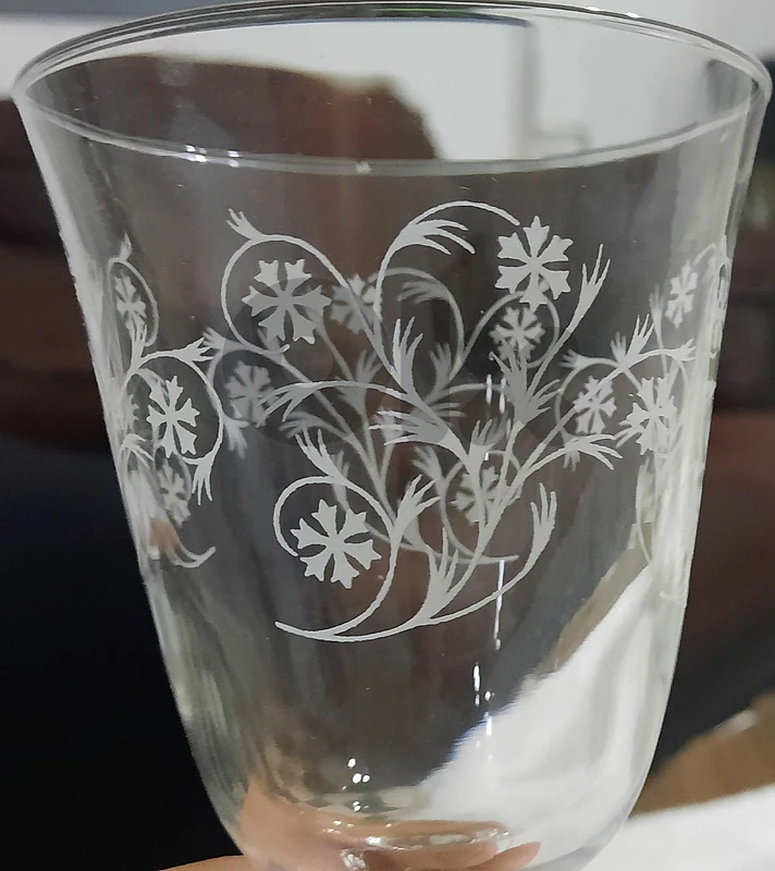 Glass cups 6 pieces 15cm tall. كبايات
