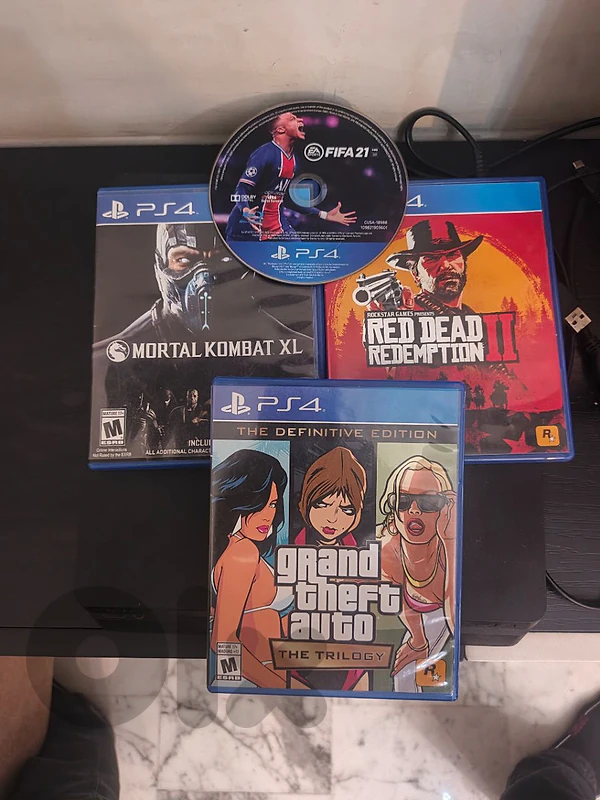 ps4 slim 500 GB with 32 inch lg tv