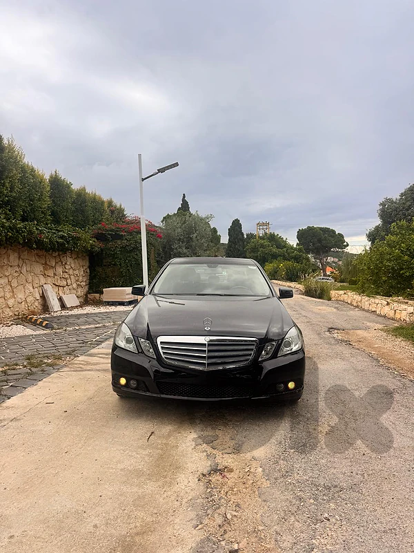 Mercedes-Benz 200 Series 2011 E200