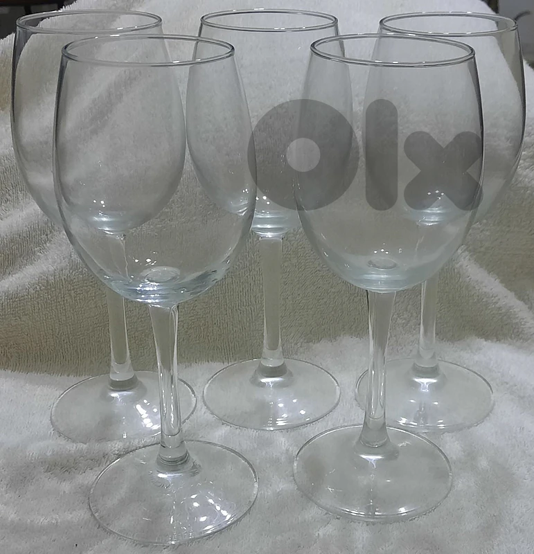 Glass cups 5 pieces 20.5 cm tall. كبايات