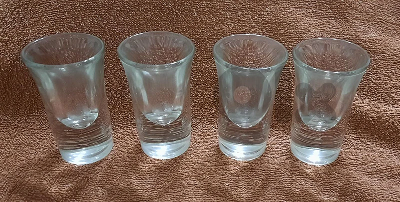 Glass cup 4 pieces 7.5 cm tall. كبايات