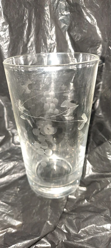 Glass cup 10 pieces 9 cm tall.كبايات