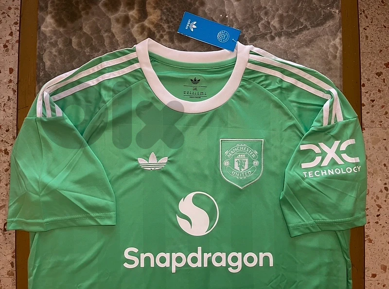 manchester united schmeichel goalkeeper special edition jersey