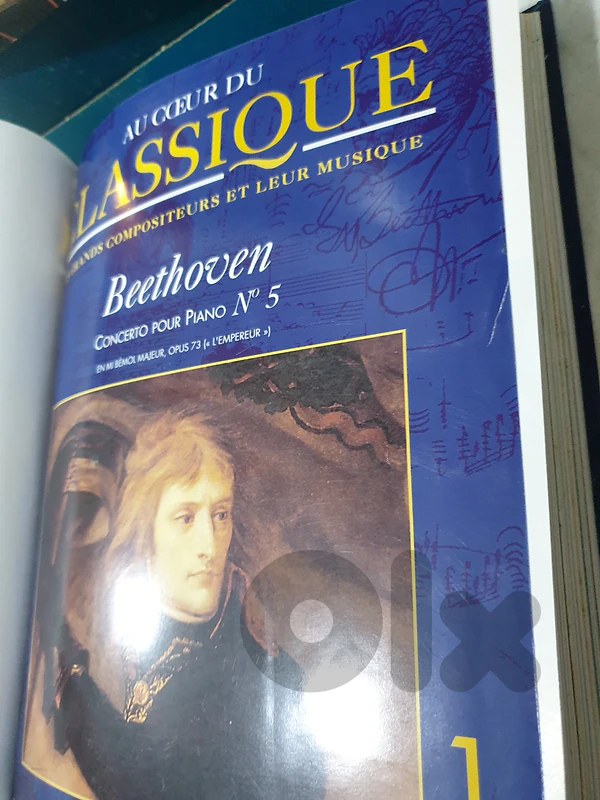 Au Coeur Du Classique music magazines bound in a book