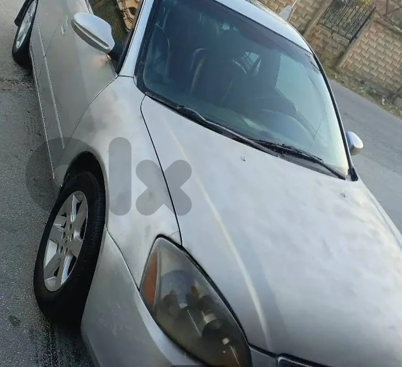 Nissan 2002