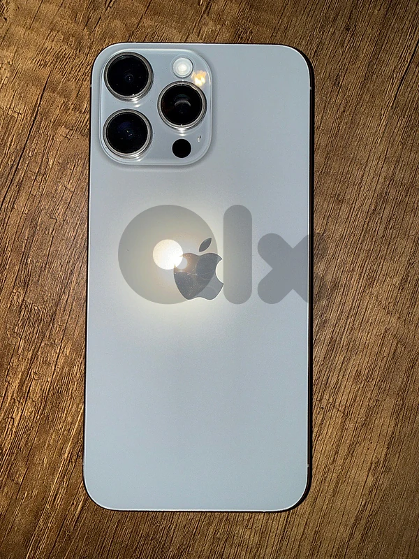 iphone 15 pro max like new