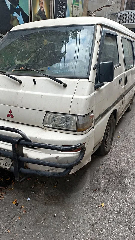 Mitsubishi L300 2005