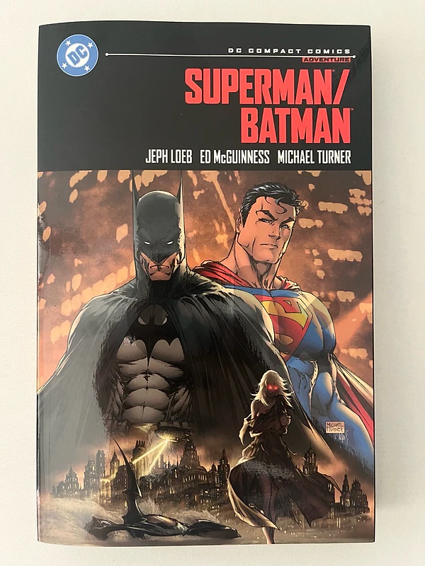 4 Dc compact comics + 1 marvel compact